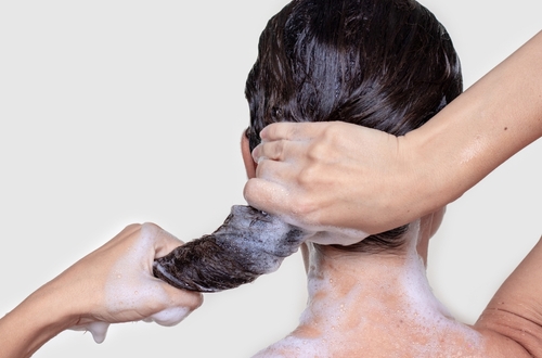 Caduta dei Capelli in Autunno? Scopri Come Contrastarla con i Prodotti Bioscalin