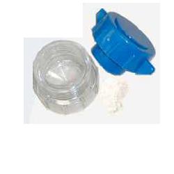 FRANTUMAPILLOLE IN ABS A 2 SCOMPARTI BASE TRASPARENTE COPERCHIO BLU DIMENSIONI 5,4X3,3X4,7 CM - farmasorriso.com