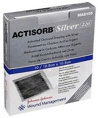 MEDICAZIONE IN CARBONE ATTIVO CON ARGENTO ACTISORB SILVER 10,5X10,5 CM 3 PEZZI - farmasorriso.com